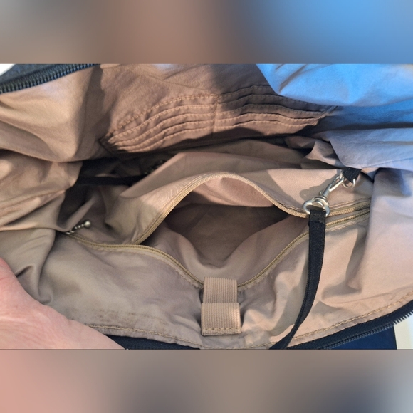 Baggalini Modern Everywhere Bag Crossbody Black Nylon Travel Pockets Adj Strap - Picture 10 of 13